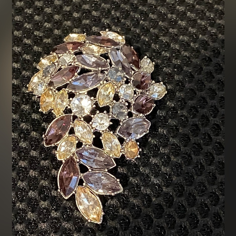 Vintage Old Hollywood Lucite Rhinestone Silver Tone Large Brooch Pin